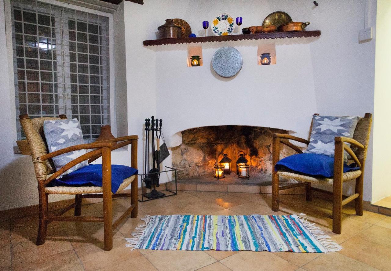 Cecilias Courtyard Guest House Malia ภายนอก รูปภาพ