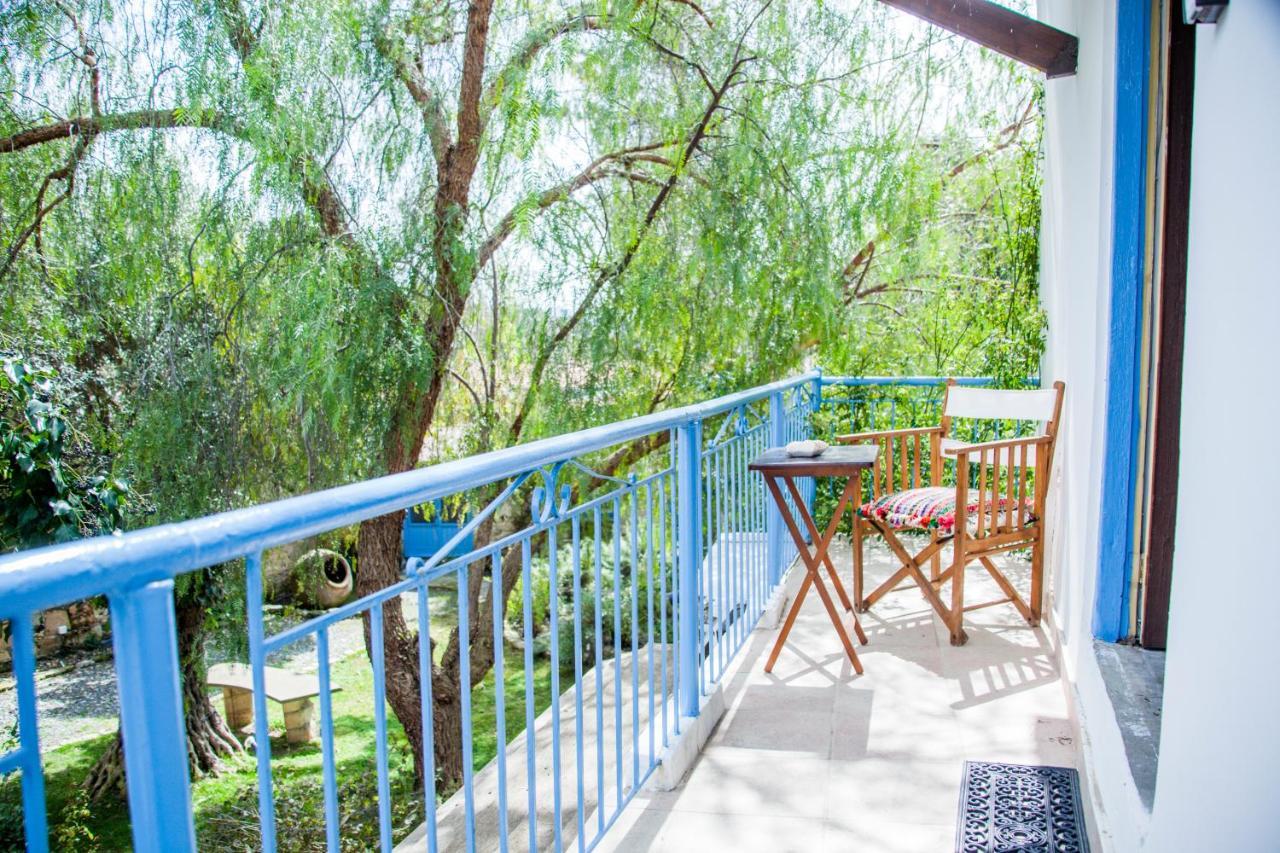 Cecilias Courtyard Guest House Malia ภายนอก รูปภาพ