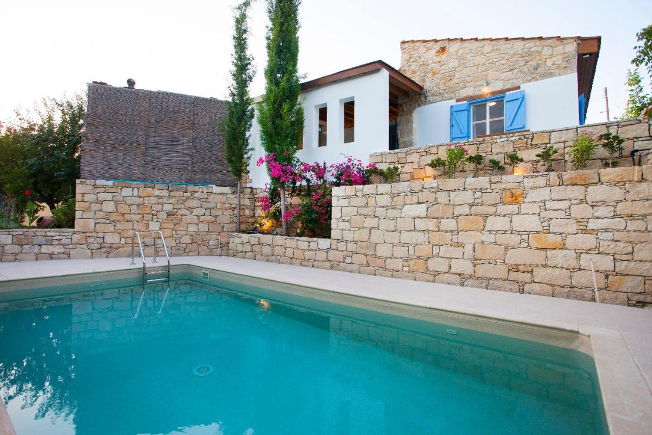 Cecilias Courtyard Guest House Malia ภายนอก รูปภาพ
