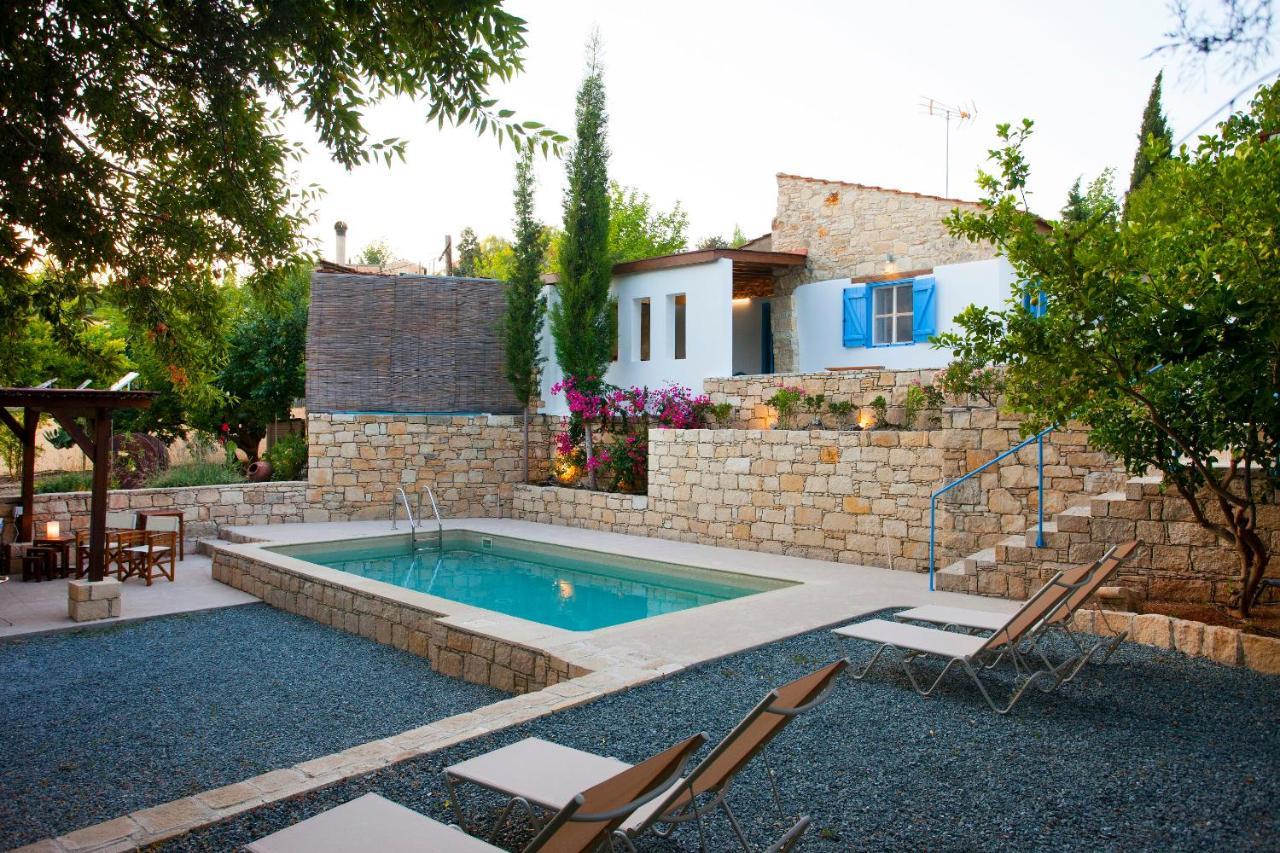 Cecilias Courtyard Guest House Malia ภายนอก รูปภาพ