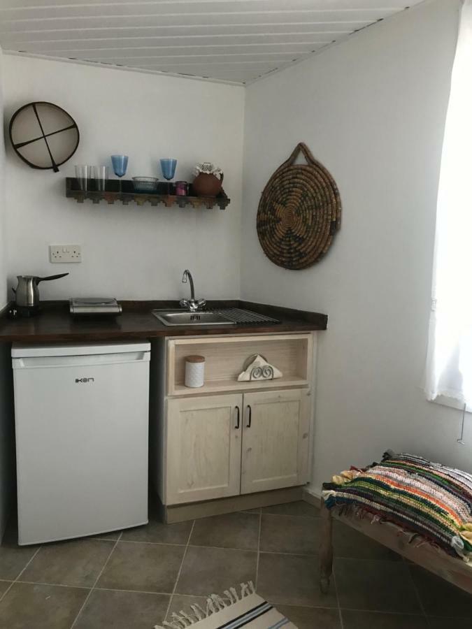 Cecilias Courtyard Guest House Malia ภายนอก รูปภาพ