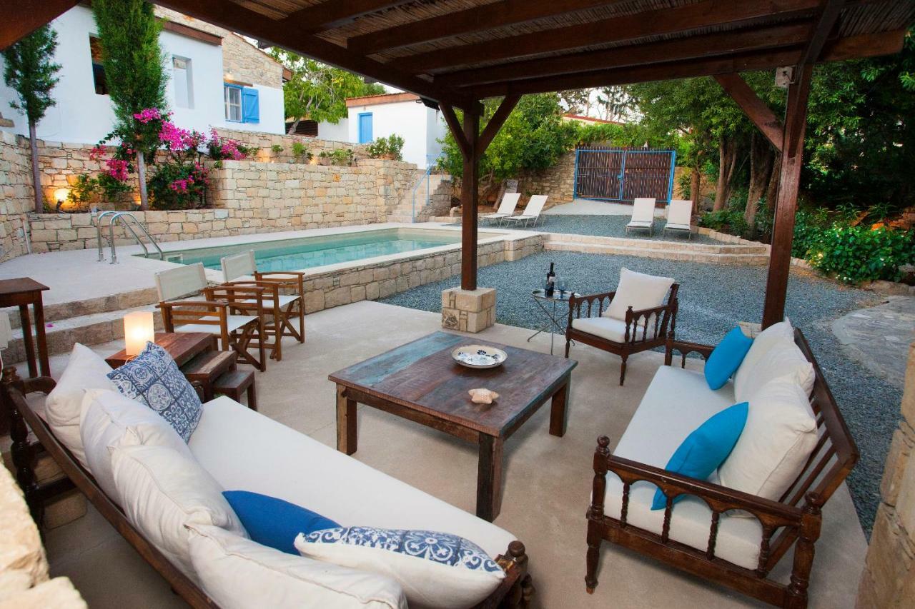 Cecilias Courtyard Guest House Malia ภายนอก รูปภาพ