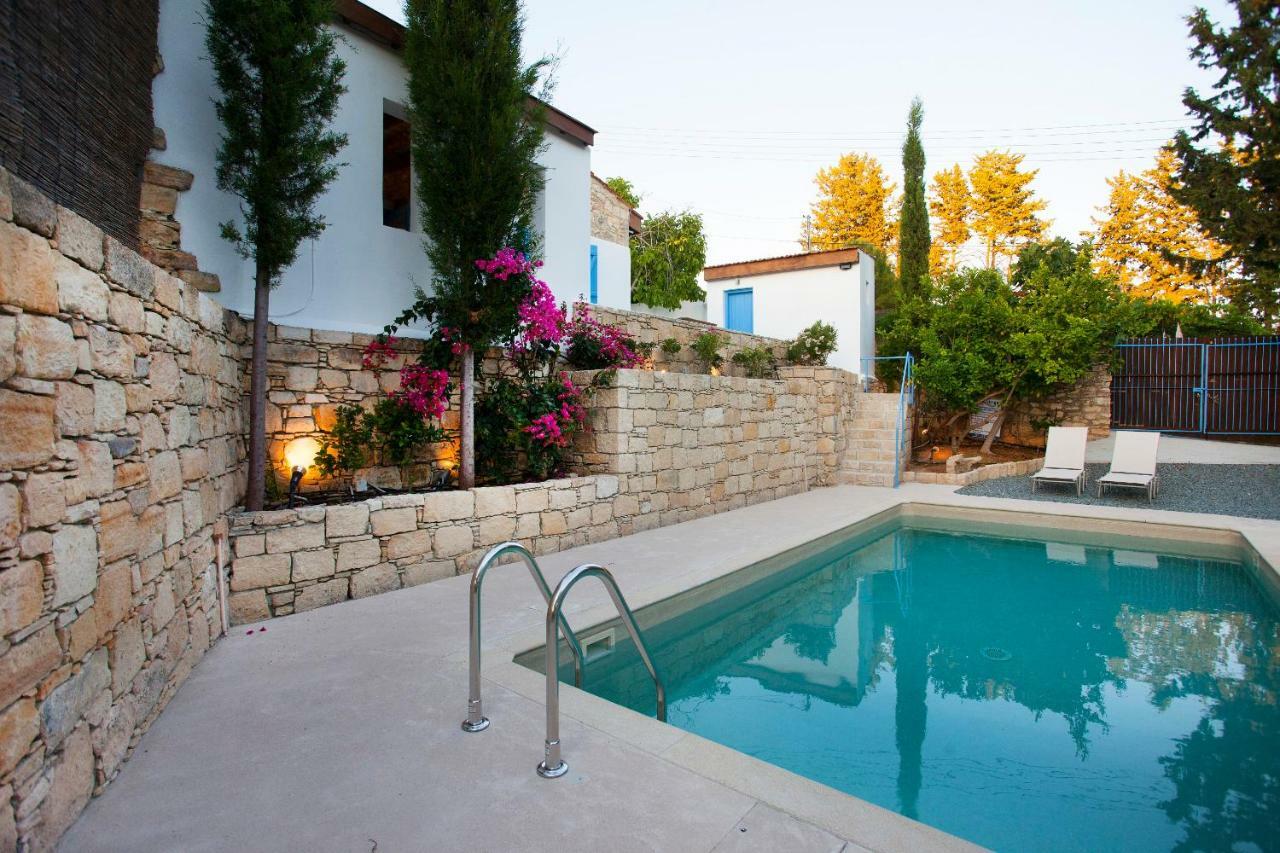 Cecilias Courtyard Guest House Malia ภายนอก รูปภาพ